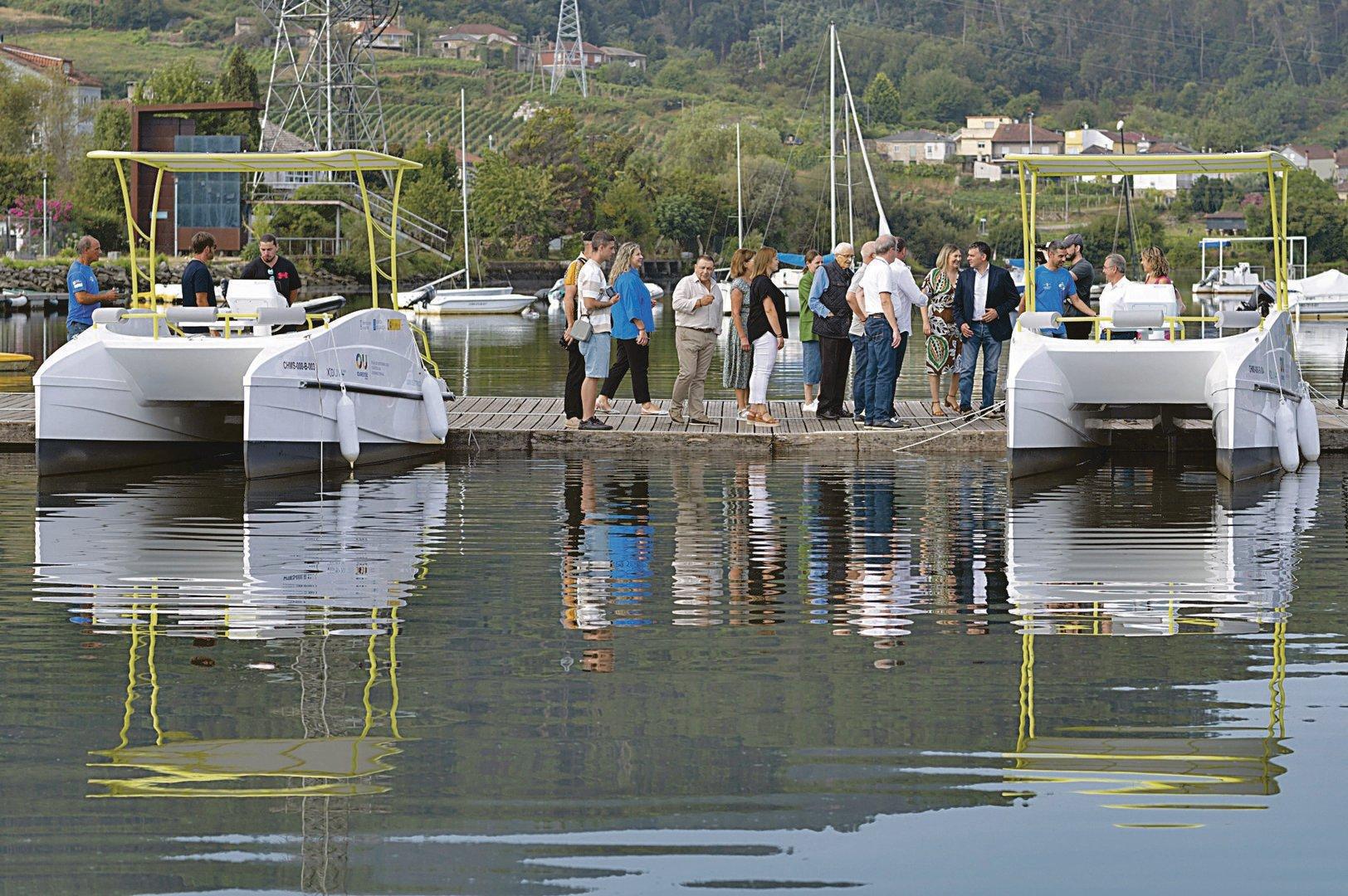 Presentación ecobarcos XOUVA en Castrelo de Miño, Ourense